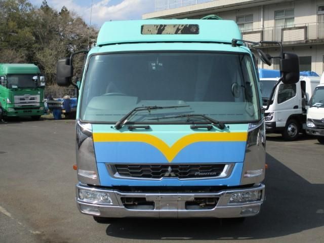 MITSUBISHI FUSOU FIGHTER 2017