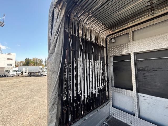 NISSAN DIESEL Quon 2021