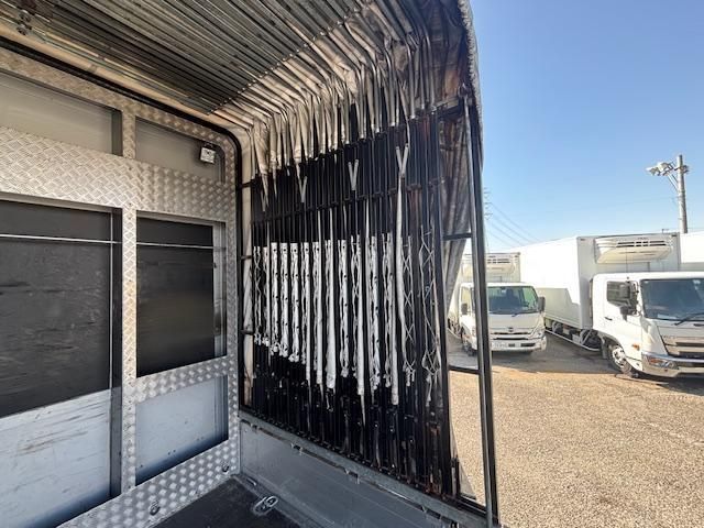 NISSAN DIESEL Quon 2021