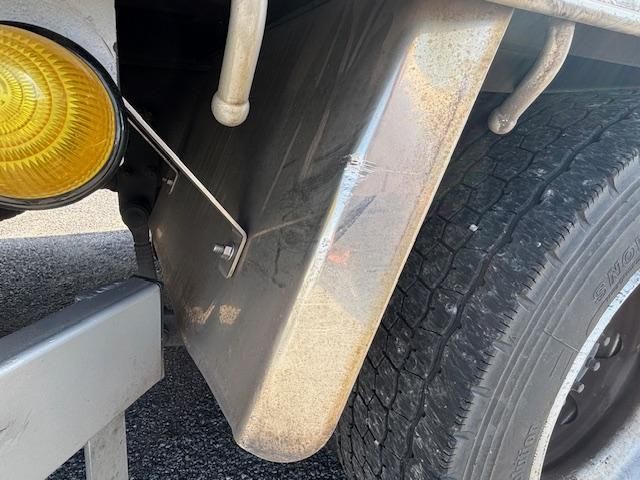 NISSAN DIESEL Quon 2021