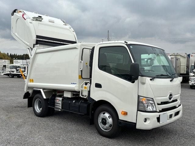 HINO DUTRO 2024