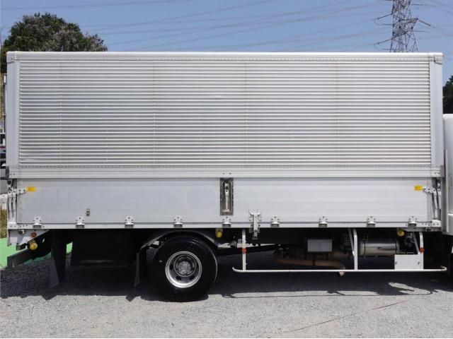 MITSUBISHI FUSOU FIGHTER 2011