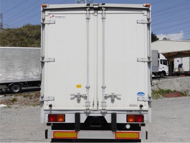 MITSUBISHI FUSOU FIGHTER 2011