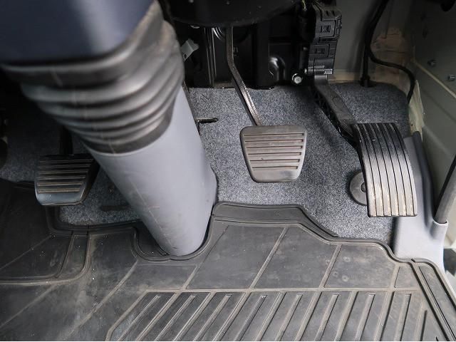 MITSUBISHI CANTER 2015