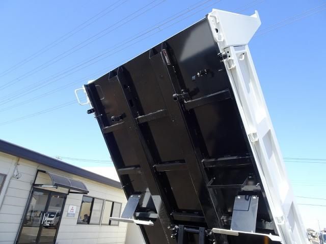 MITSUBISHI CANTER 2024