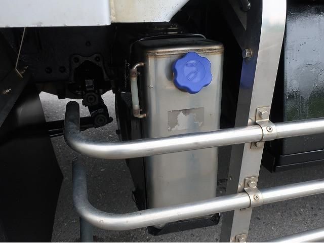 MITSUBISHI FUSOU SUPER GREAT 2012