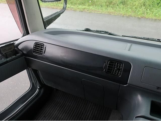 MITSUBISHI FUSOU SUPER GREAT 2012