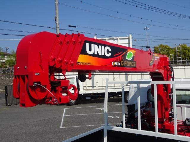 MITSUBISHI CANTER 2024