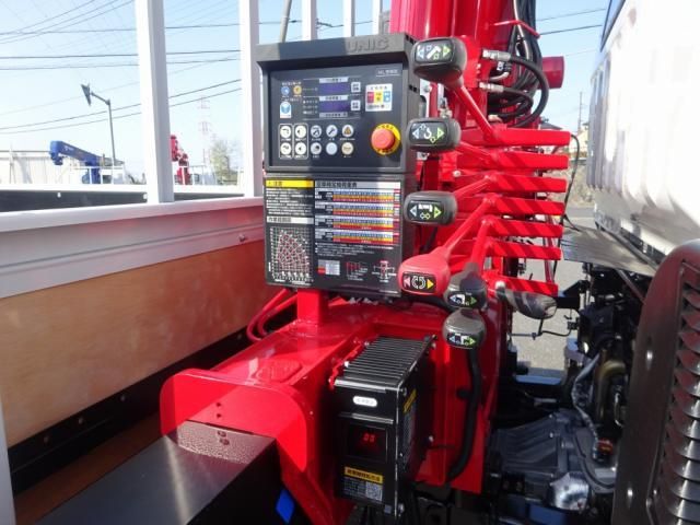 MITSUBISHI CANTER 2024