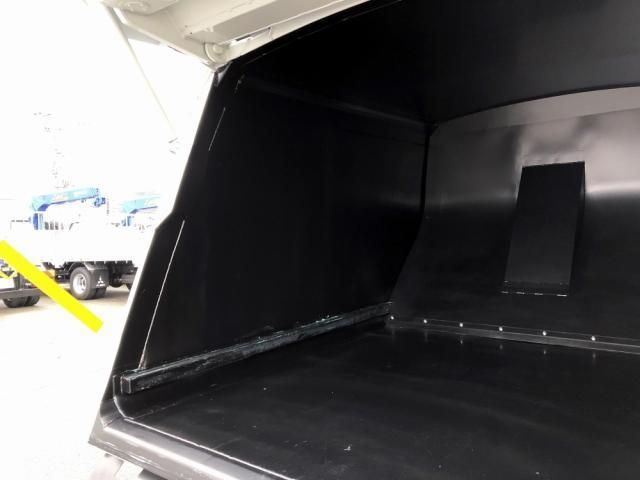 MITSUBISHI CANTER 2025