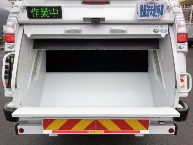 MITSUBISHI CANTER 2025