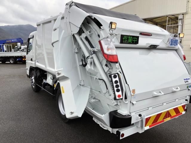 MITSUBISHI CANTER 2025