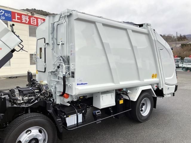 MITSUBISHI CANTER 2025