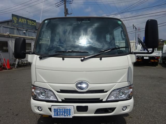 HINO DUTRO 2024