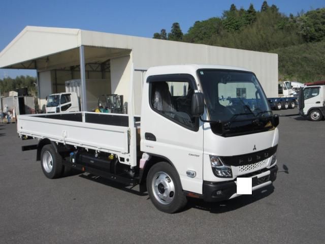 MITSUBISHI CANTER 2025