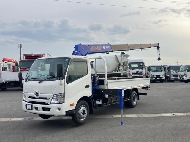 HINO DUTRO 2024