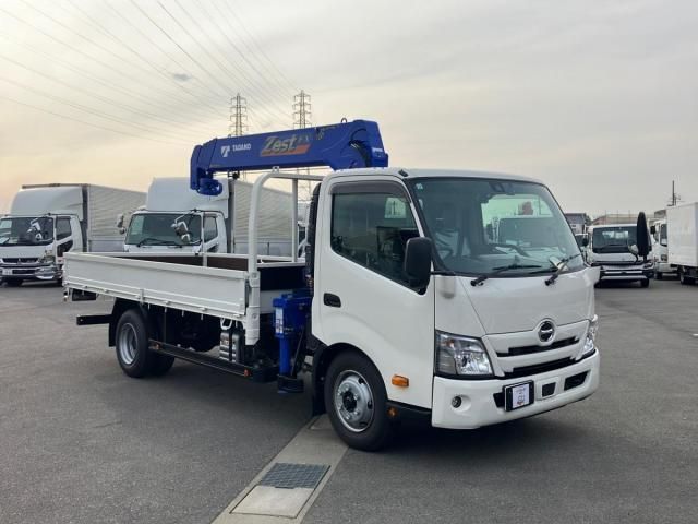 HINO DUTRO 2024