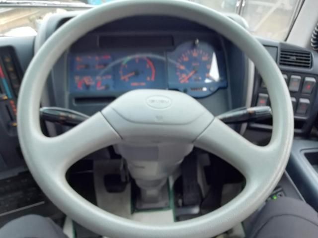 ISUZU GALA Mio 2012