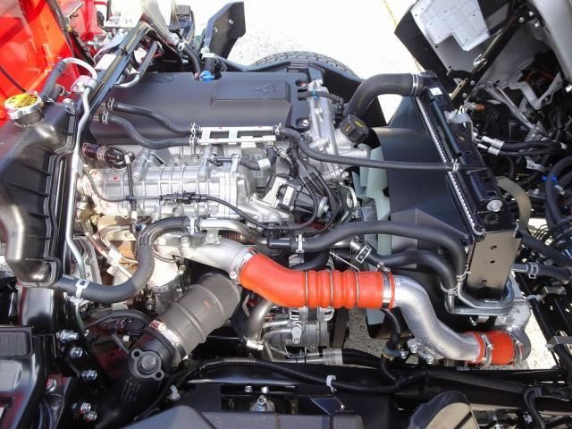 MITSUBISHI CANTER 2025