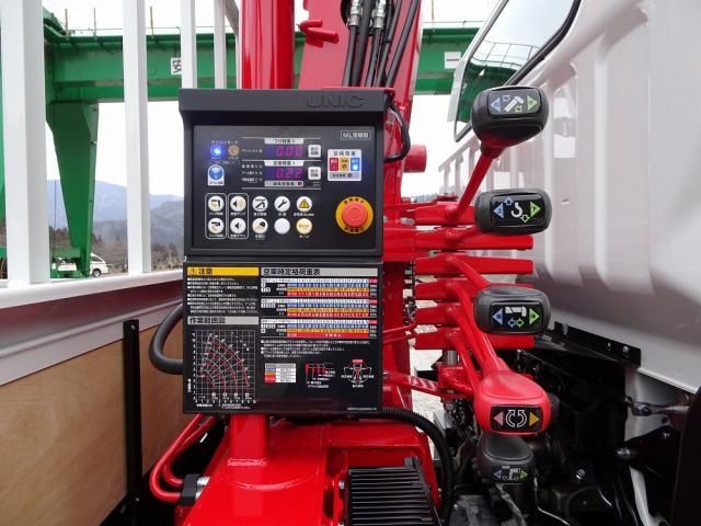 MITSUBISHI CANTER 2025