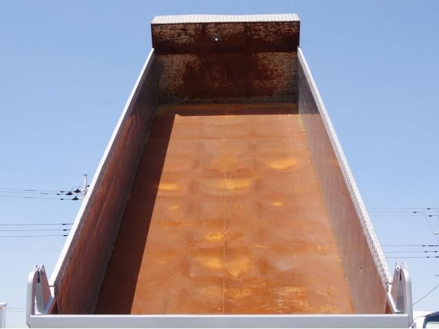 NISSAN DIESEL Quon 2014