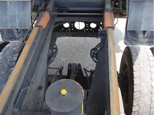 NISSAN DIESEL Quon 2014