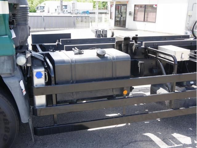 NISSAN DIESEL Quon 2014