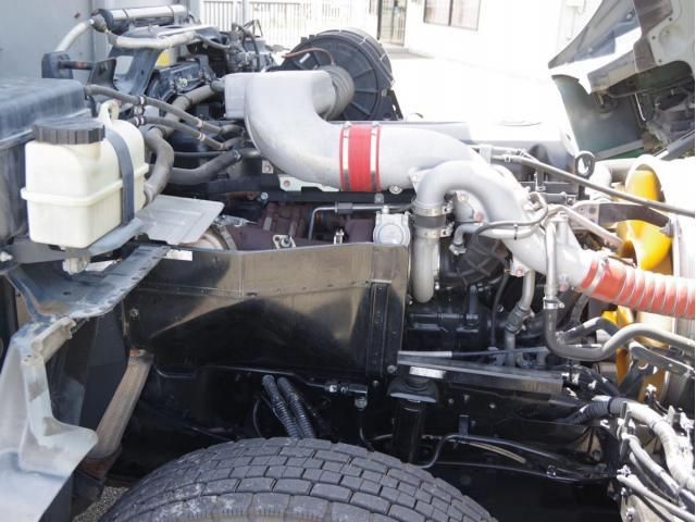 NISSAN DIESEL Quon 2014