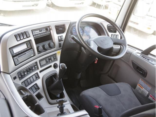 NISSAN DIESEL Quon 2014