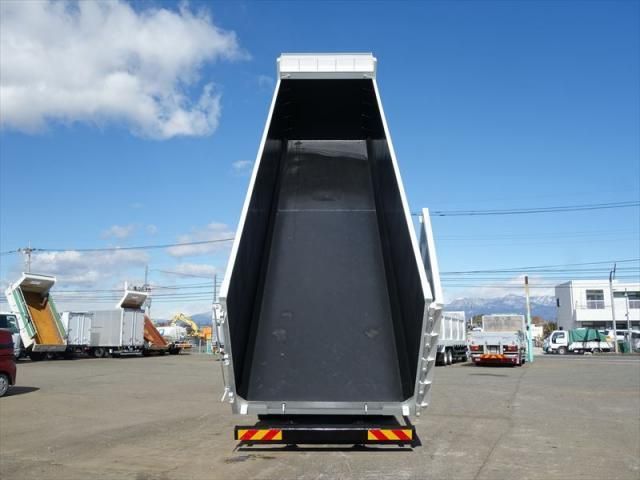 MITSUBISHI FUSOU SUPER GREAT 2025