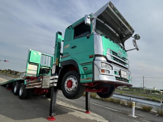 NISSAN DIESEL Quon 2011