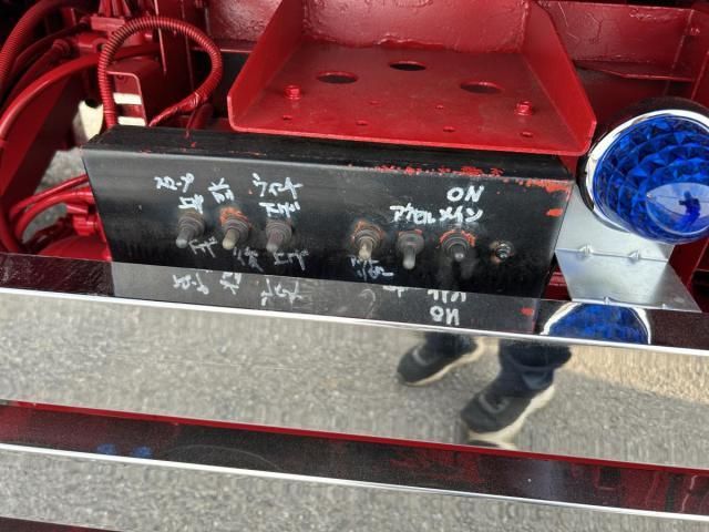 NISSAN DIESEL Quon 2011