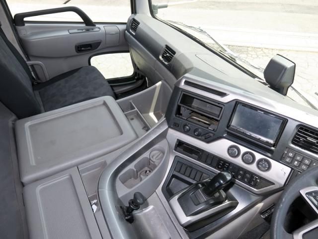 NISSAN DIESEL Quon 2019