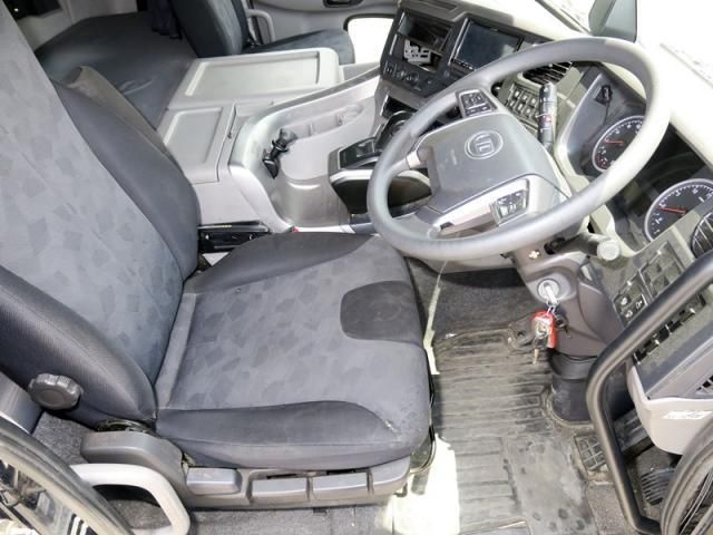 NISSAN DIESEL Quon 2019