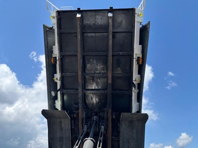 NISSAN DIESEL Quon 2014