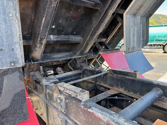 NISSAN DIESEL Quon 2014