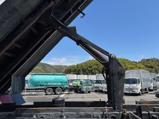 NISSAN DIESEL Quon 2014