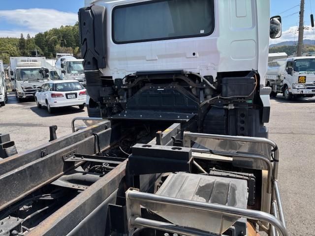 NISSAN DIESEL Quon 2014