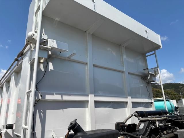 NISSAN DIESEL Quon 2014