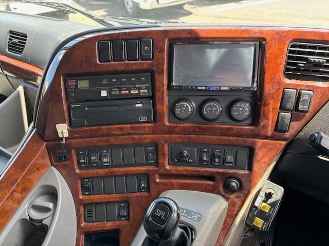 NISSAN DIESEL Quon 2014