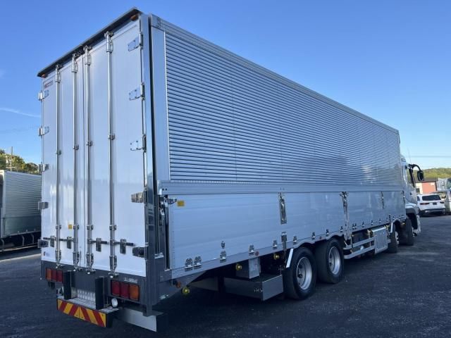 MITSUBISHI FUSOU SUPER GREAT 2018