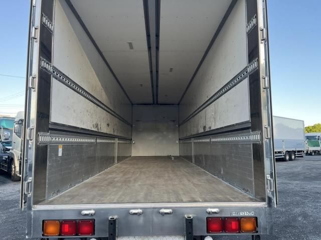 MITSUBISHI FUSOU SUPER GREAT 2018