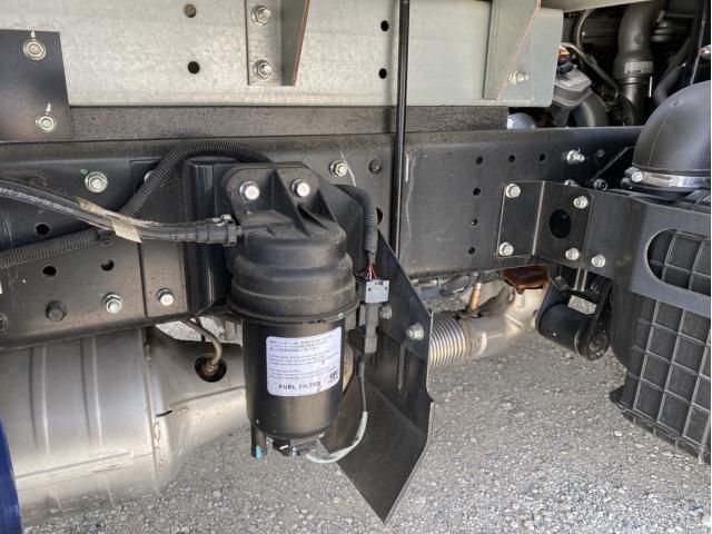 MITSUBISHI CANTER 2021