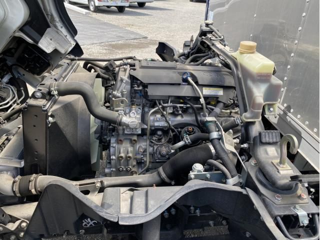 MITSUBISHI CANTER 2021