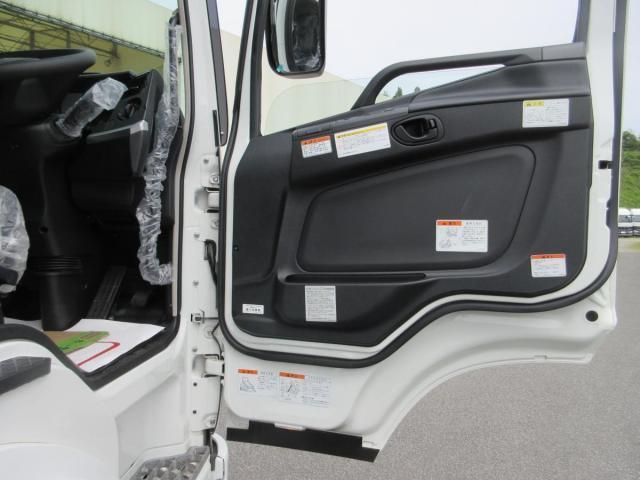 MITSUBISHI FUSOU SUPER GREAT 2025