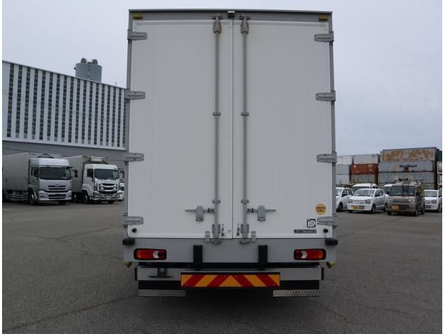 NISSAN DIESEL Quon 2020