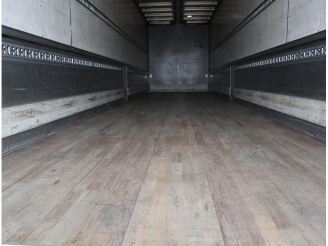 NISSAN DIESEL Quon 2020