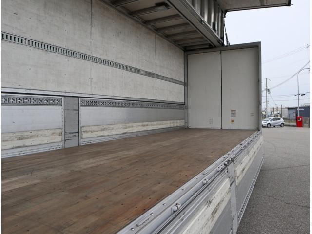 NISSAN DIESEL Quon 2020