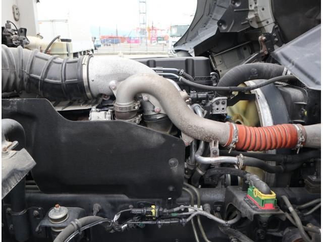 NISSAN DIESEL Quon 2020