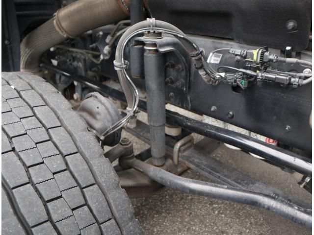 NISSAN DIESEL Quon 2020